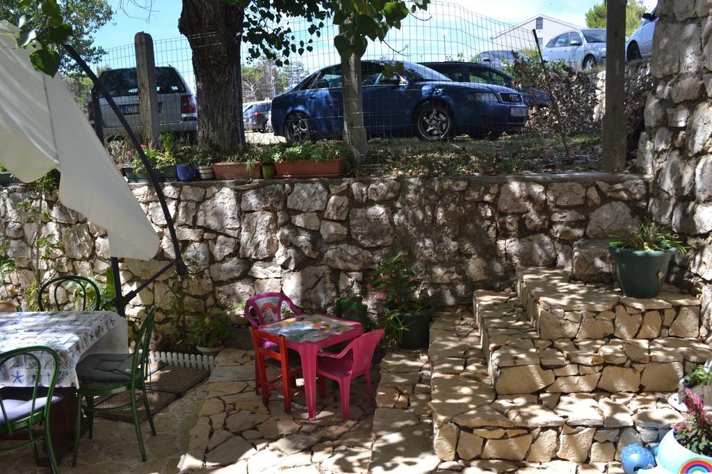 Apartmani Jenny I Tania Lopar Luaran gambar