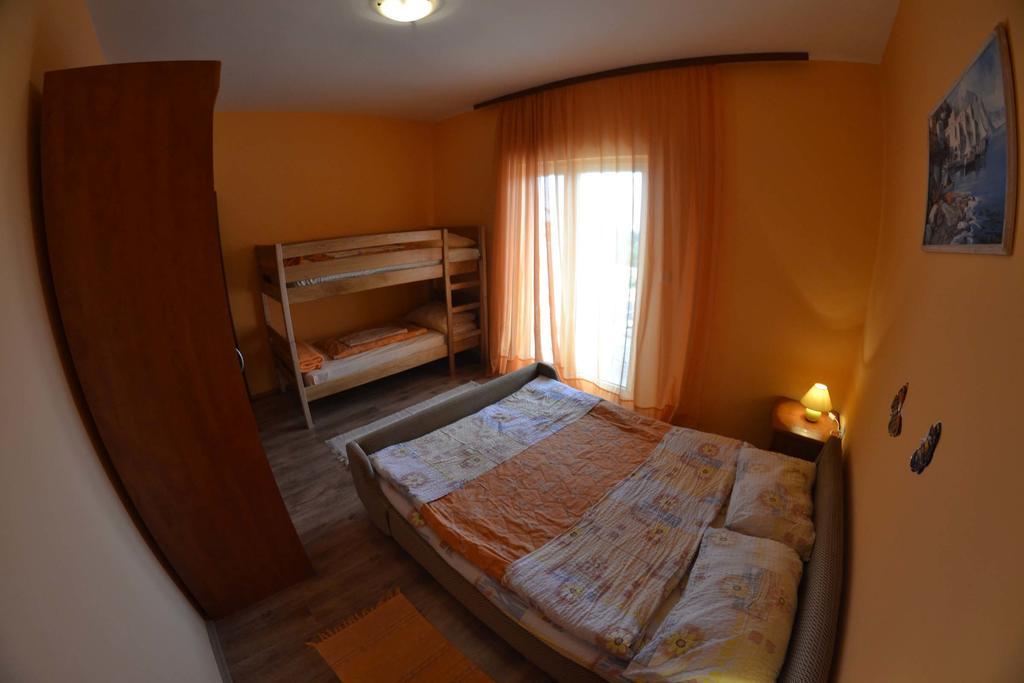 Apartmani Jenny I Tania Lopar Luaran gambar